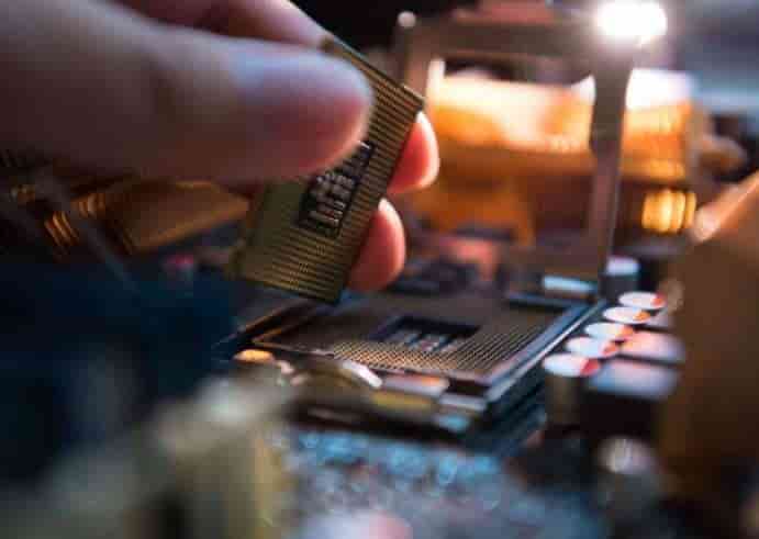 Should I buy a laptop or desktop Upgrading: Desktop vs. laptop