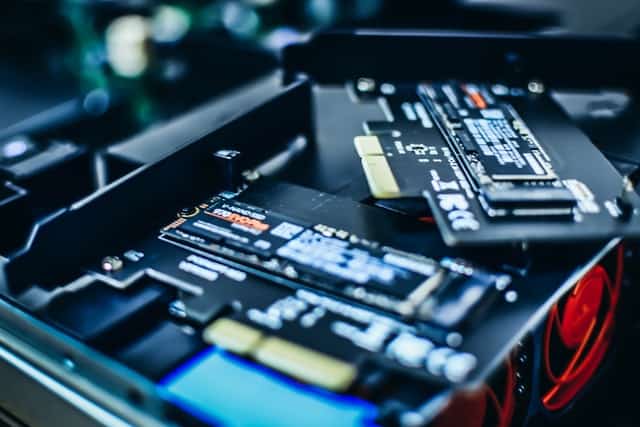 Speed of SSD vs HDD: Speed, Capacity and Lifespan